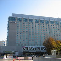 ホテル外観。きれいで新しいホテルです。