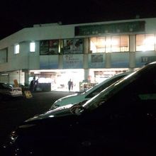 こちらは下り線SAの建物