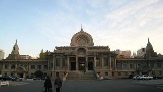 築地本願寺の中へ