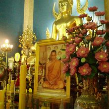 タイ随一の名仏チナラート仏＆プミポン国王
