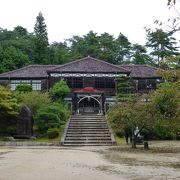 吹屋小学校 --- 素晴らしい木造の小学校でしたが・・・廃校になる前に見たかった・・・。