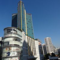 下はデパートのターミナル２１です。