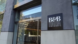 つい足を止めてしまう家具屋さんです