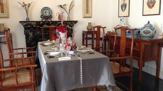 家具も豪華な中国風