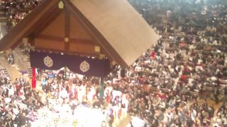 大相撲初場所の初日に行ってきました