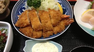 エビフライが有名