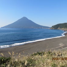 開聞岳の全体が見える