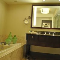 この反対側にシャワールームがあります