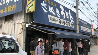 コシが強い麺にオリジナルの出汁醤油が絶妙