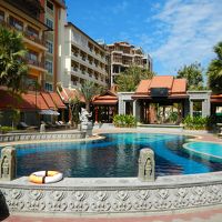 ホテルのプール