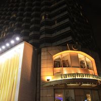 地下鉄の駅の入り口近く