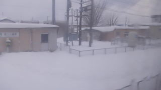 ショッピングモールの最寄り駅です