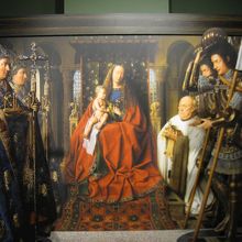 この絵を題材にストーリーは展開します。