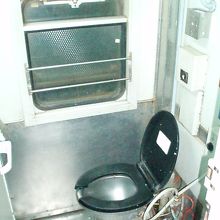 フエ⇒ハノイ間、一等車のトイレ！