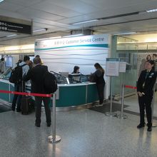 改札みたいなところ（受付）