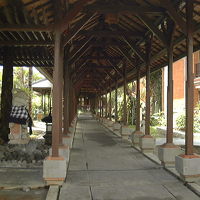 客室からレストランへ向かうところです。