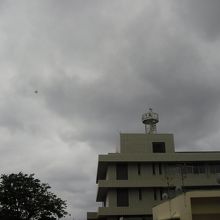 南大東地方気象台とバルーン