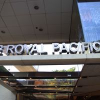 下にはバスとフェリーのターミナルがある