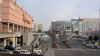 センター北駅は1998年（平成10年）「関東の駅百選」に選定され明るい素晴らしい駅です。