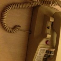 人が写っていたためトリミングしたら電話しか残りませんでした