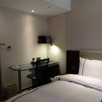 このドアの取っ手が壊れ部屋に閉じ込められた