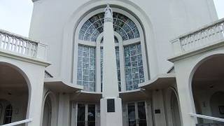 由々しき感じの教会です