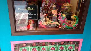 繊細なビーズのサンダルが見れる☆