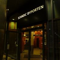 駐車場側の入口。