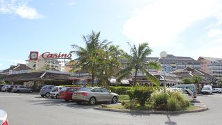 食料品スーパーCasinoも中にある大型ショッピングセンター