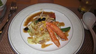 さまざまな料理が味わえます。