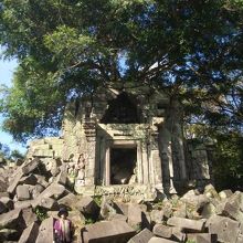 こんなに壊れていて近付けません