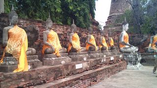 ズラリと並ぶ仏様