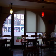 落ち着いた店内の雰囲気