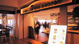 客船をイメージした景色の良いビュッフェ