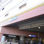 東急世田谷線（山下駅）との乗換駅豪徳寺駅