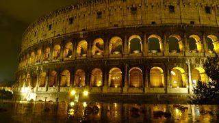 駅を出るともう目の前に