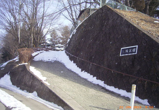 王城公園が城跡です。