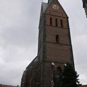 街の中心の教会