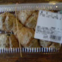 黒豆いなり・・黒豆が美味しかった