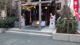 日本橋七福神の茶の木神社