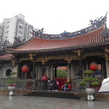 あいにくの雨模様。しかし帰る頃には止んだ。