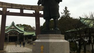 大阪城内にある