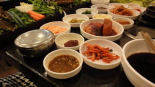 見なれないような野菜もたっぷり