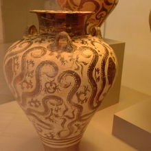 珍しい彩色の土器