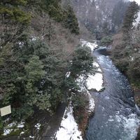 渓流沿いの散策路