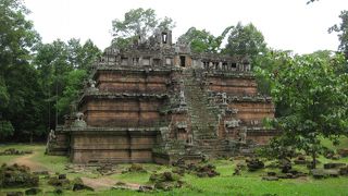 ピミアナカス寺院