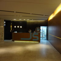 フロントです。右側はセブンイレブンとつながっています。