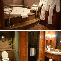 浴室も広々と高級感あり。アメニティや設備もよく揃っています。