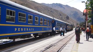 のんびりした観光列車　ペルーレール