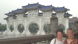 ＝中正紀念堂＝　市内観光の定番はココ！